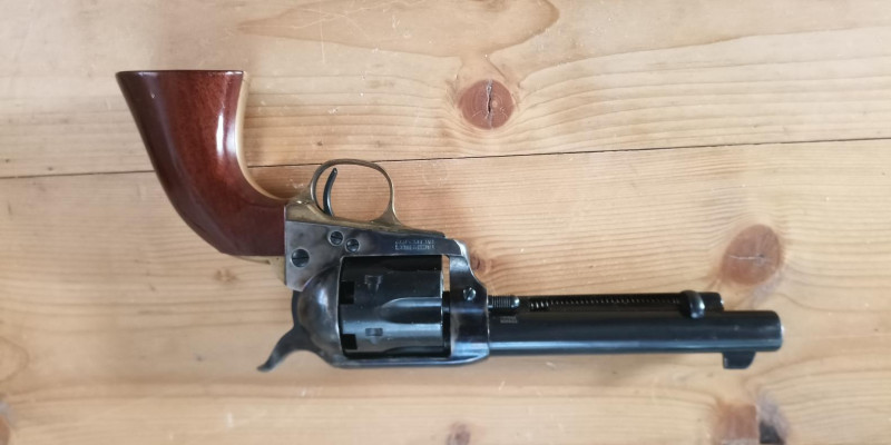 Perkusní revolver 1873 Uberti .44