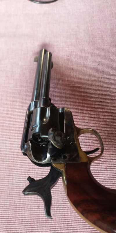 Perkusní revolver 1873 Uberti .44
