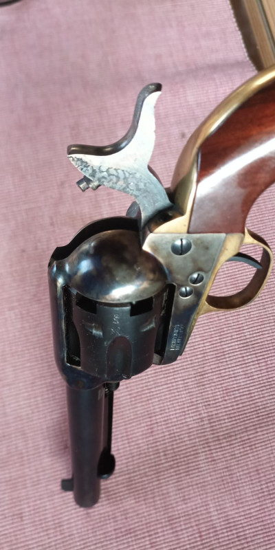 Perkusní revolver 1873 Uberti .44