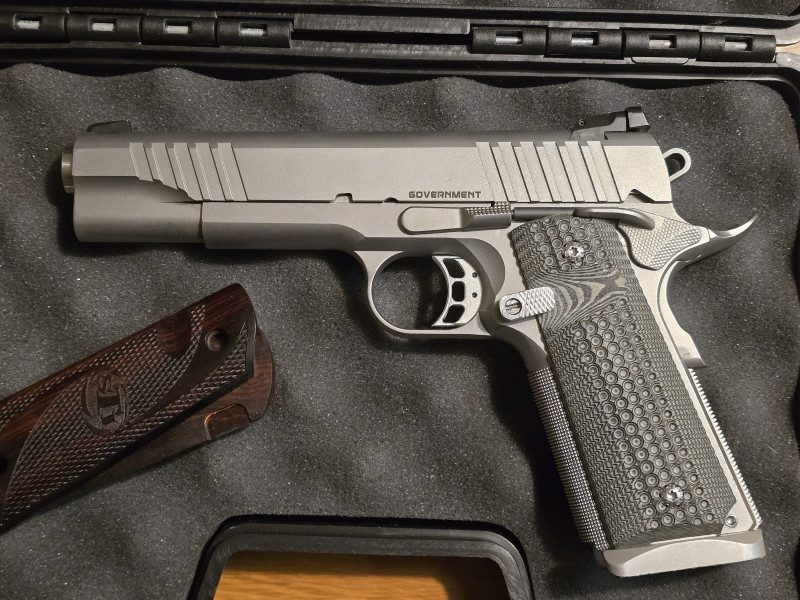 BUL 1911 Government 9mm, nerez, hlaveň BULL