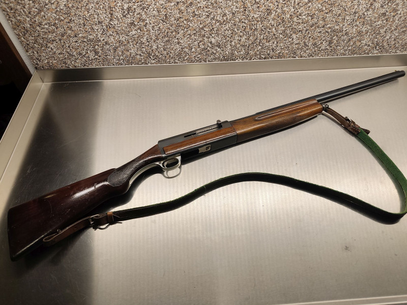 Brokový automat CZ 812