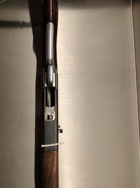 Brokový automat CZ 812