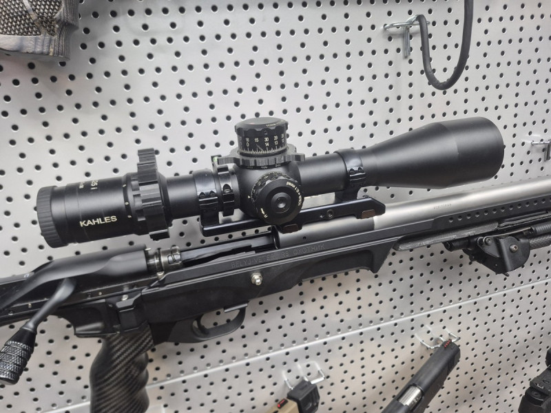 KAHLES K525i 5–25×56 SKMR – záruka, kompletní balení