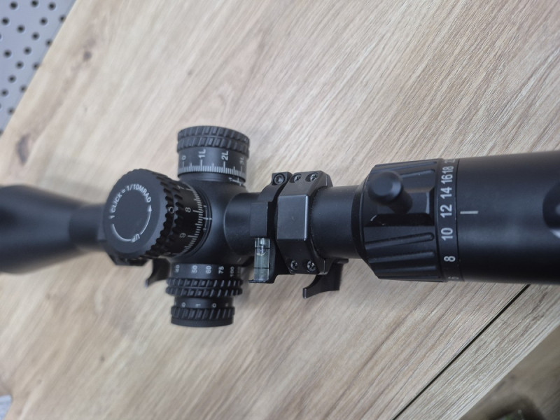 Sightmark Citadel 3–18×50 MR2 FFP – krabice a krytky