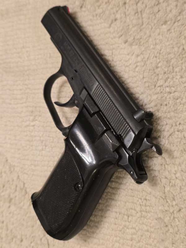 CZ 83 9mm Brovning