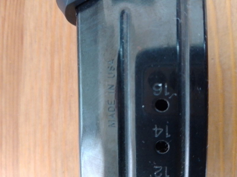Nový nepoužitý originální zásobník RUGER na 17 ran