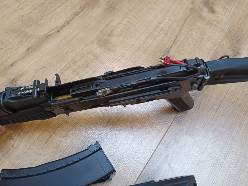 AK105 Essential, Mosfet verze E&L