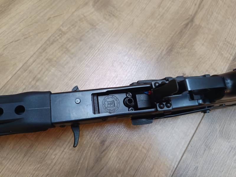 AK105 Essential, Mosfet verze E&L
