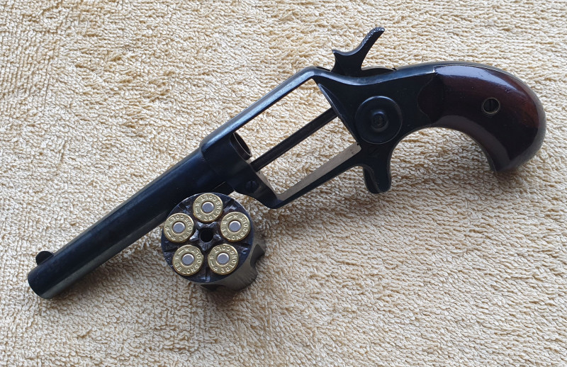 Historický  revolver Colt New Line cal.38CF SA Long 1879 