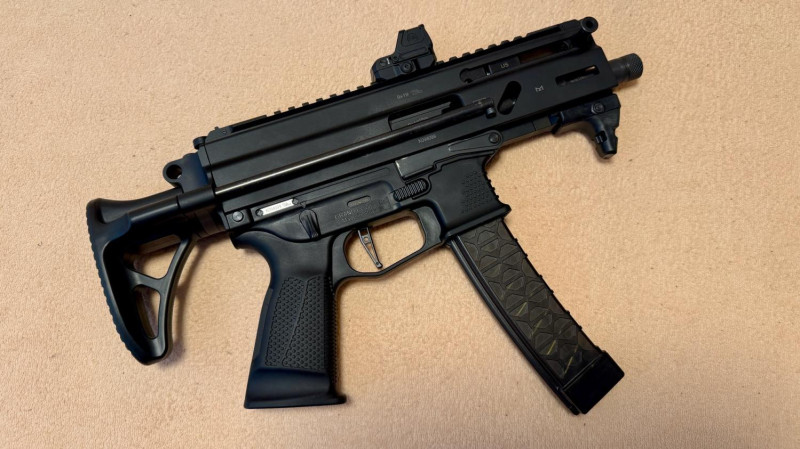 Stribog SP9A3S + výsuvná pažba + 5 zásobníků + kolimator