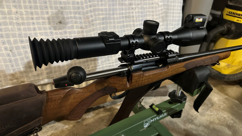 CZ557 30-06 + Pard + střelivo