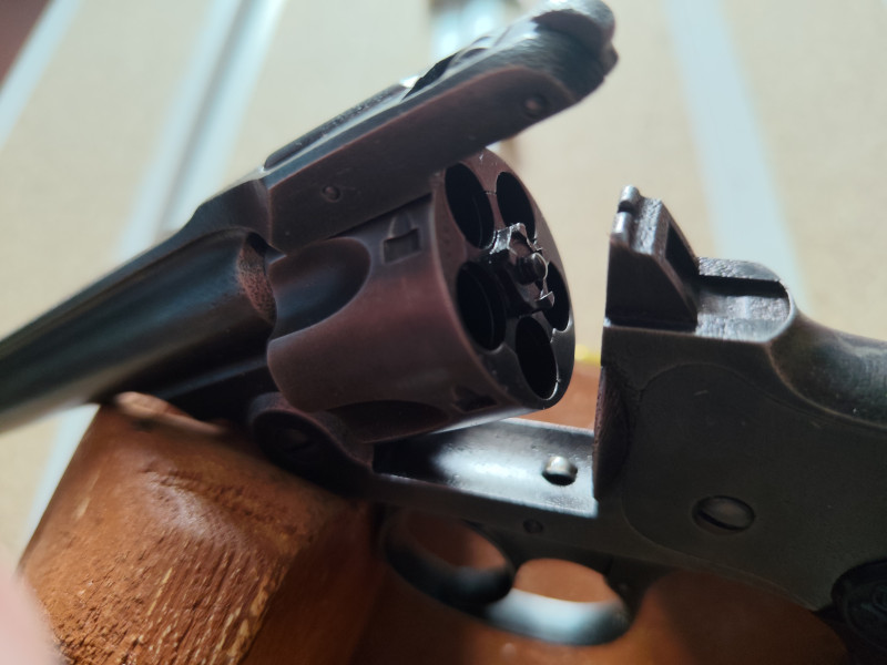 Revolver Smith a Wesson 32sw+10ks nábojů