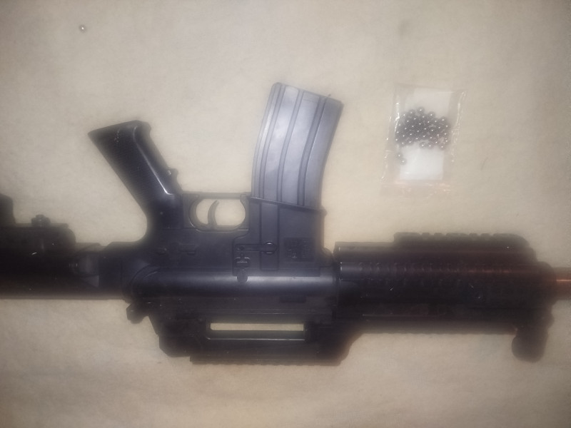 Prodám M4A1 airsoft 6mm / manuál 