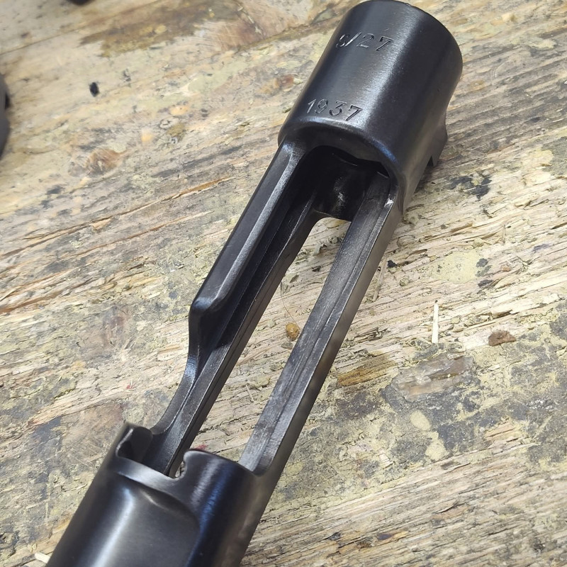 Koupím pouzdro závěru na MAUSER 98K