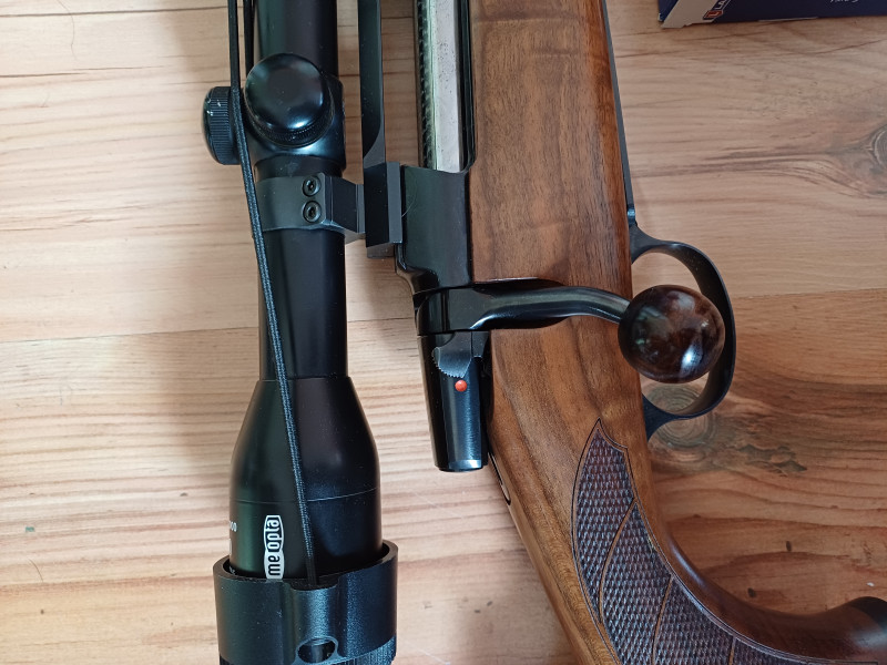 CZ 550 EXCLUSIVE EBONY EDITION 