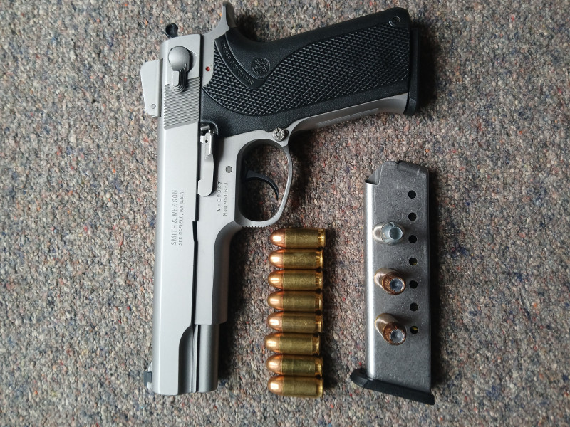 Smith Wesson, Springfield, 45 ACP.