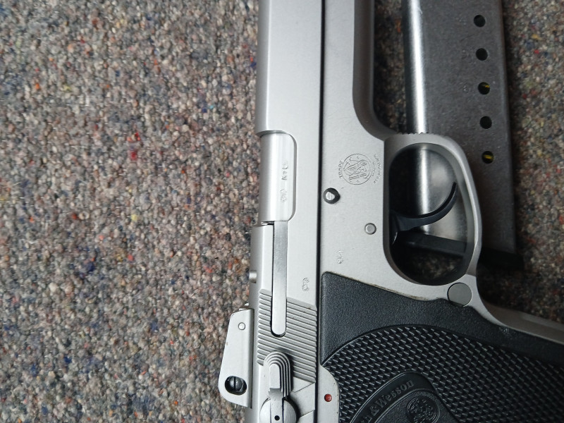 Smith Wesson, Springfield, 45 ACP.