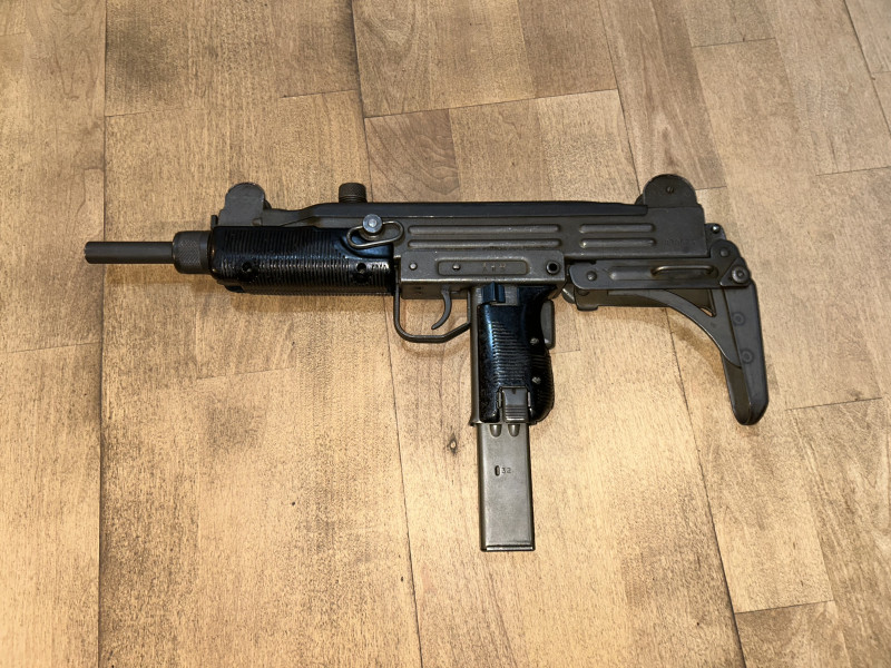 Uzi-s