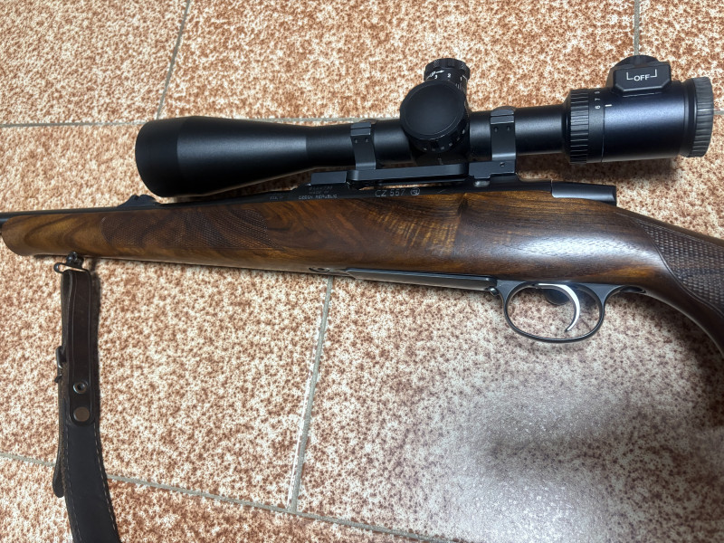 CZ 557 
