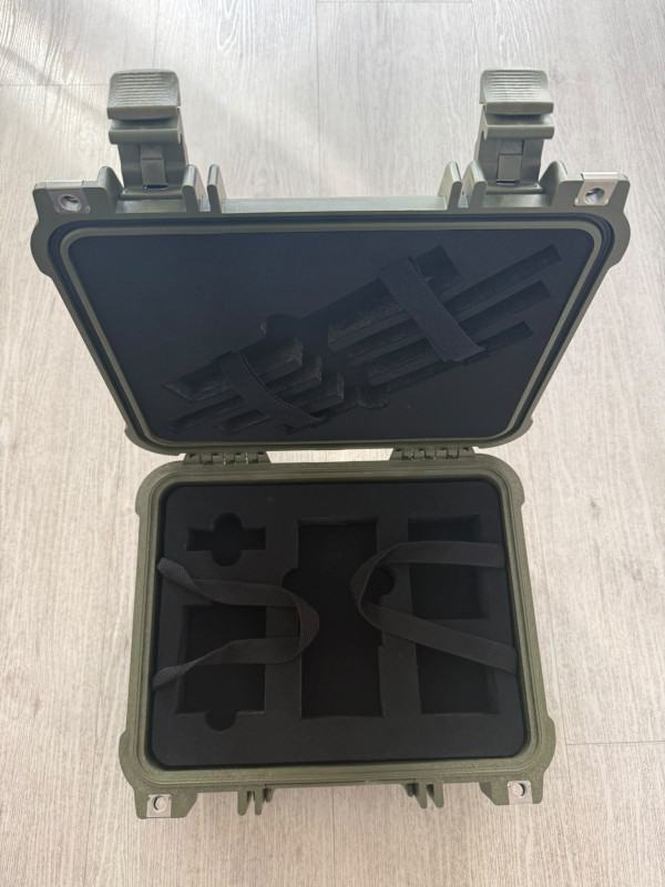 PELI 1400 GREEN + CUSTOM PĚNA PRO PRC152