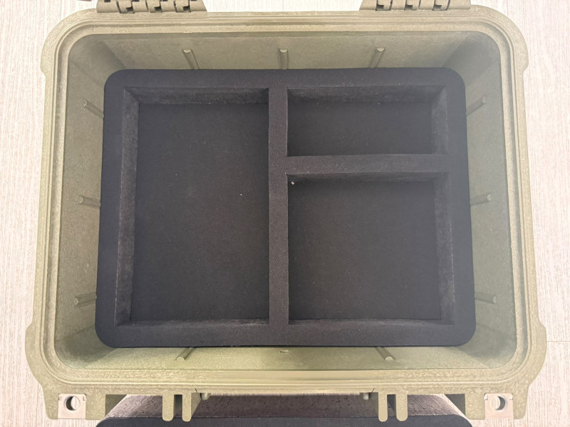 PELI 1400 GREEN + CUSTOM PĚNA PRO PRC152