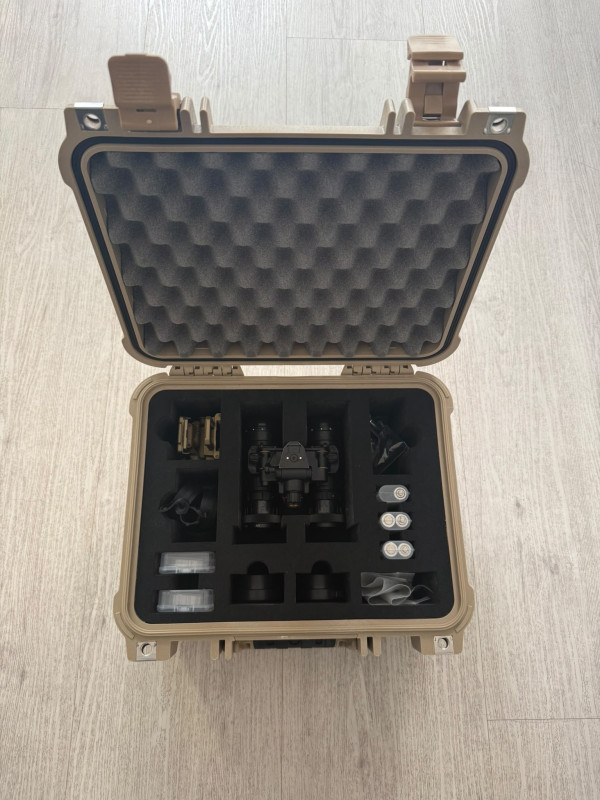 PELI 1400 DESERT + CUSTOM PĚNA PRO NVG