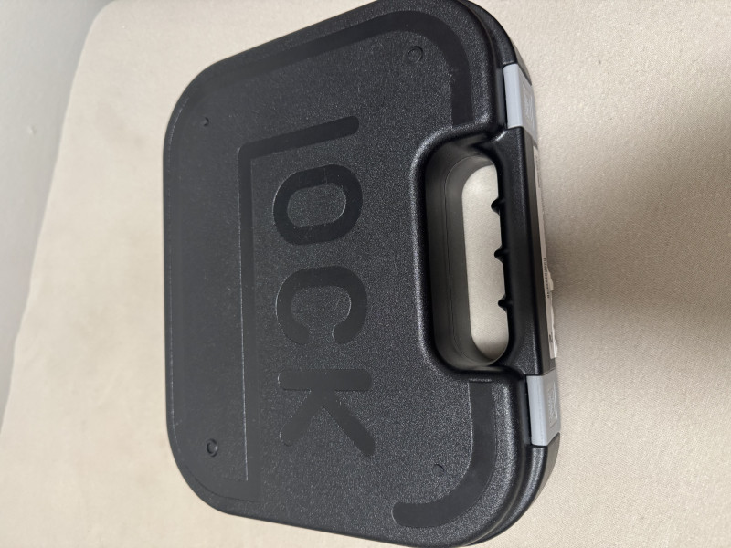 GLOCK 44 V RÁŽI 22 L.R. + kompatibilní tlumič ASE UTRA