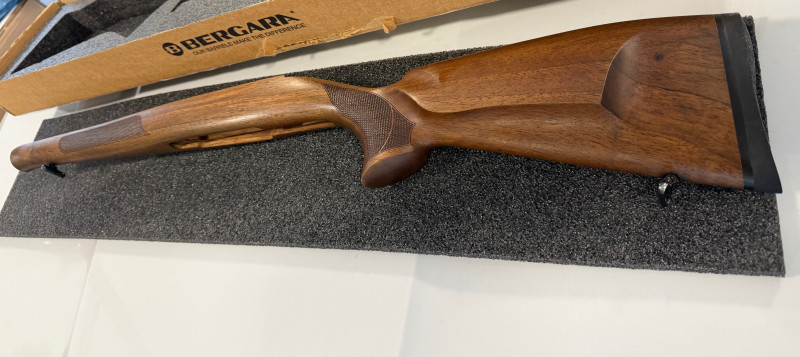 Pažba kulovnice CZ 557 Lux