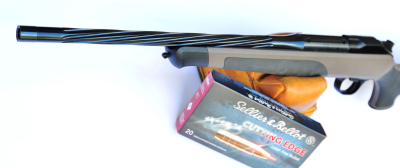 Kanelovaná hlaveň Blaser R8 - 308 win se závitem