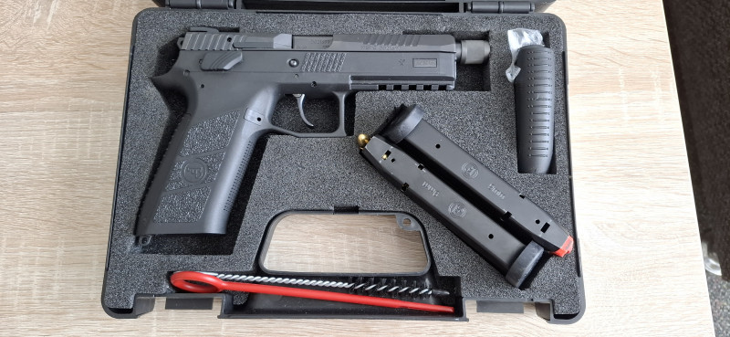 CZ P-09 SR