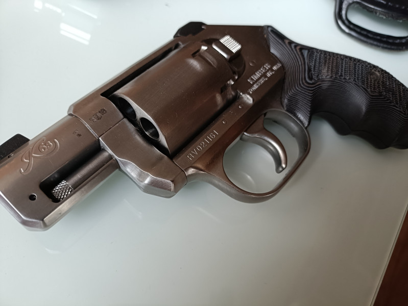 Kimber K6s 357 Mg/ 38 Sp. Skrytý bicí mechanismus.