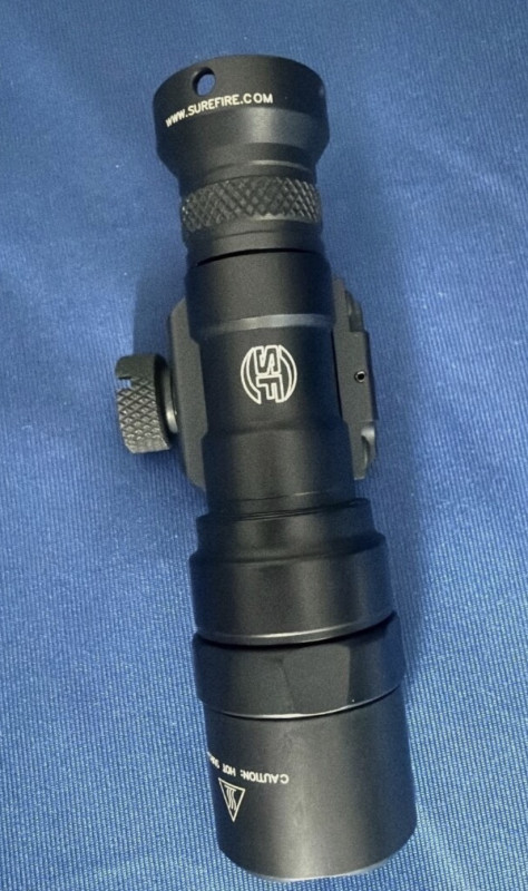Taktická svítilna SureFire M300C Mini Scout Light (Černá) – 