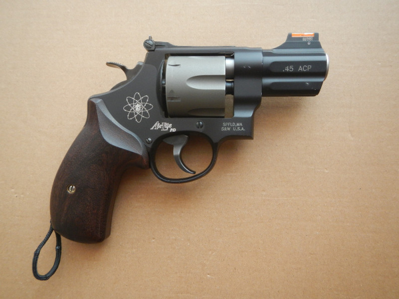 S&W