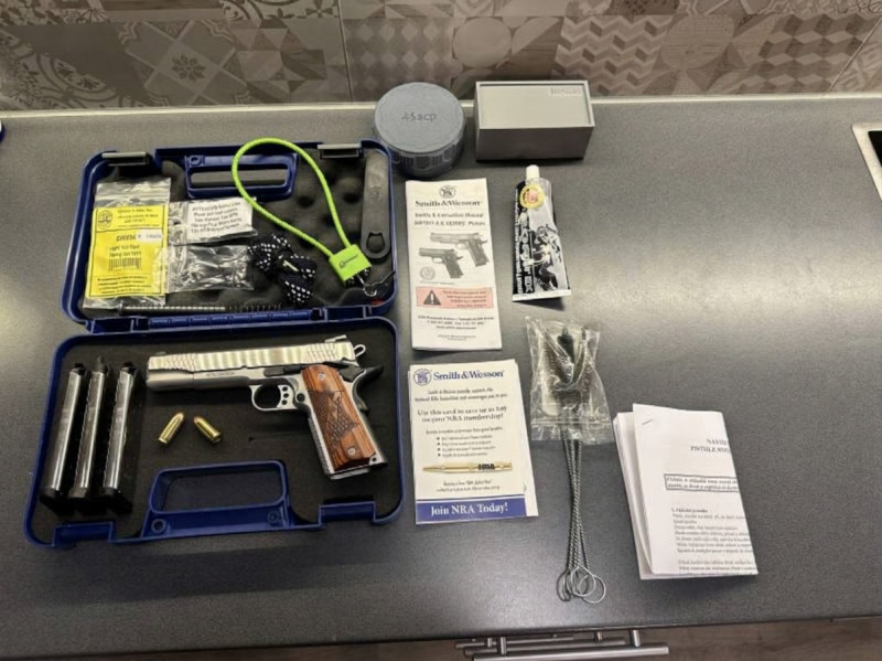 Colt 1911 .45 ACP - Smith and Wesson SW1911 E-Series 