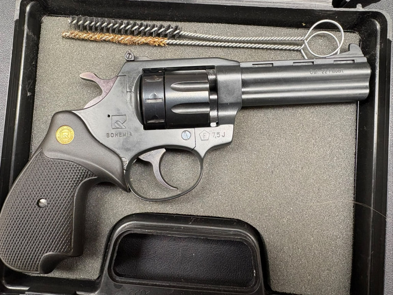 Revolver Alfa 641 v ráži 22 Flobert