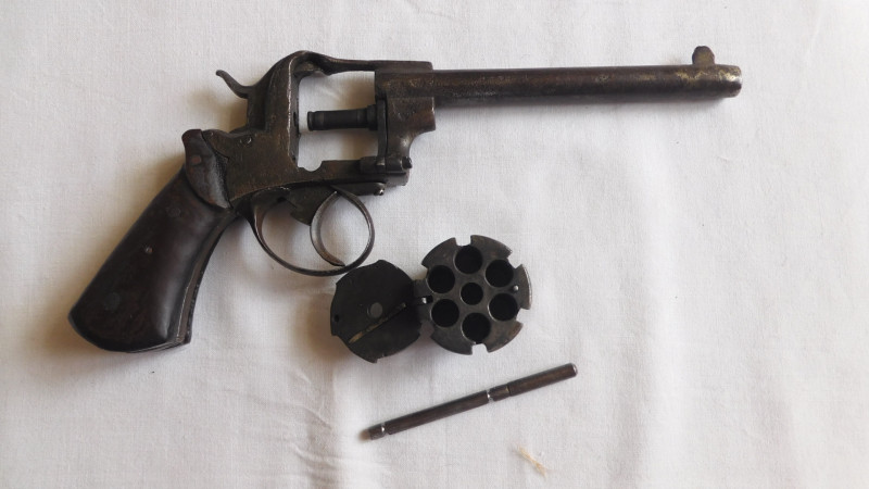 Revolver ráže 38